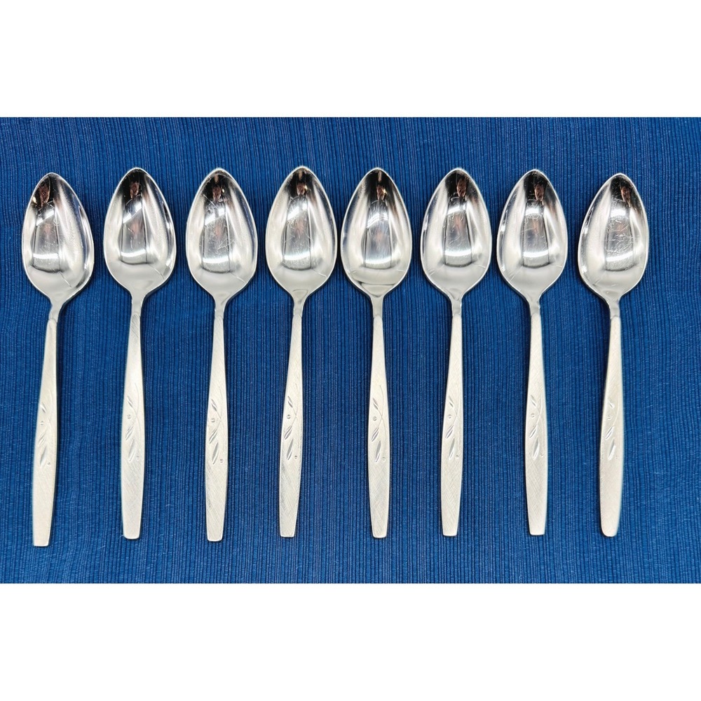Oneida Heirloom Cube Will O Wisp Teaspoon Silver Stainless Flatware Lot of 8